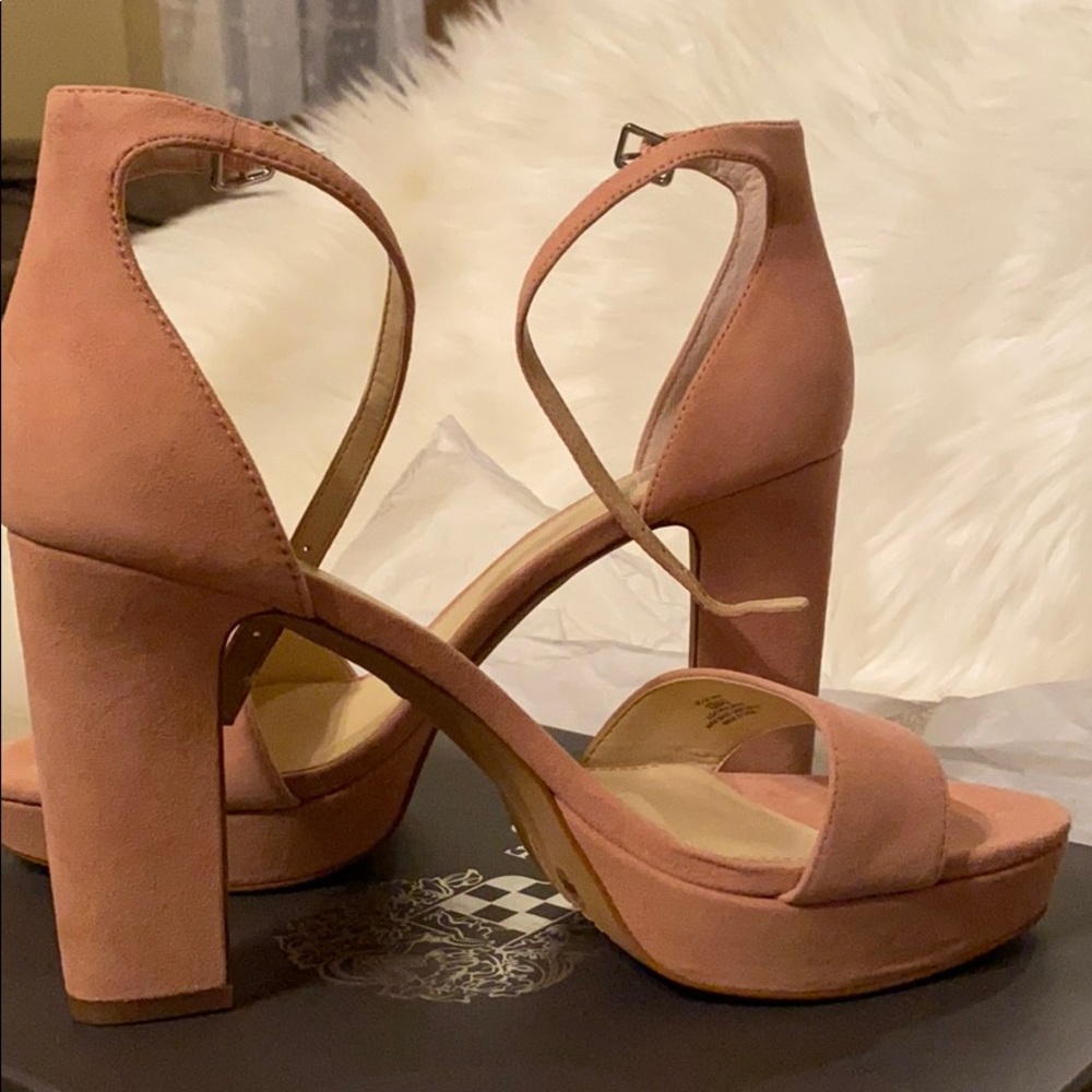 Vince Camuto -Sathina Platform Sandal - Picture 2 of 6